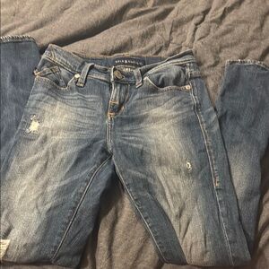 Rock and republic size 4,                      Skinny jeansBlue Distressed Jeans